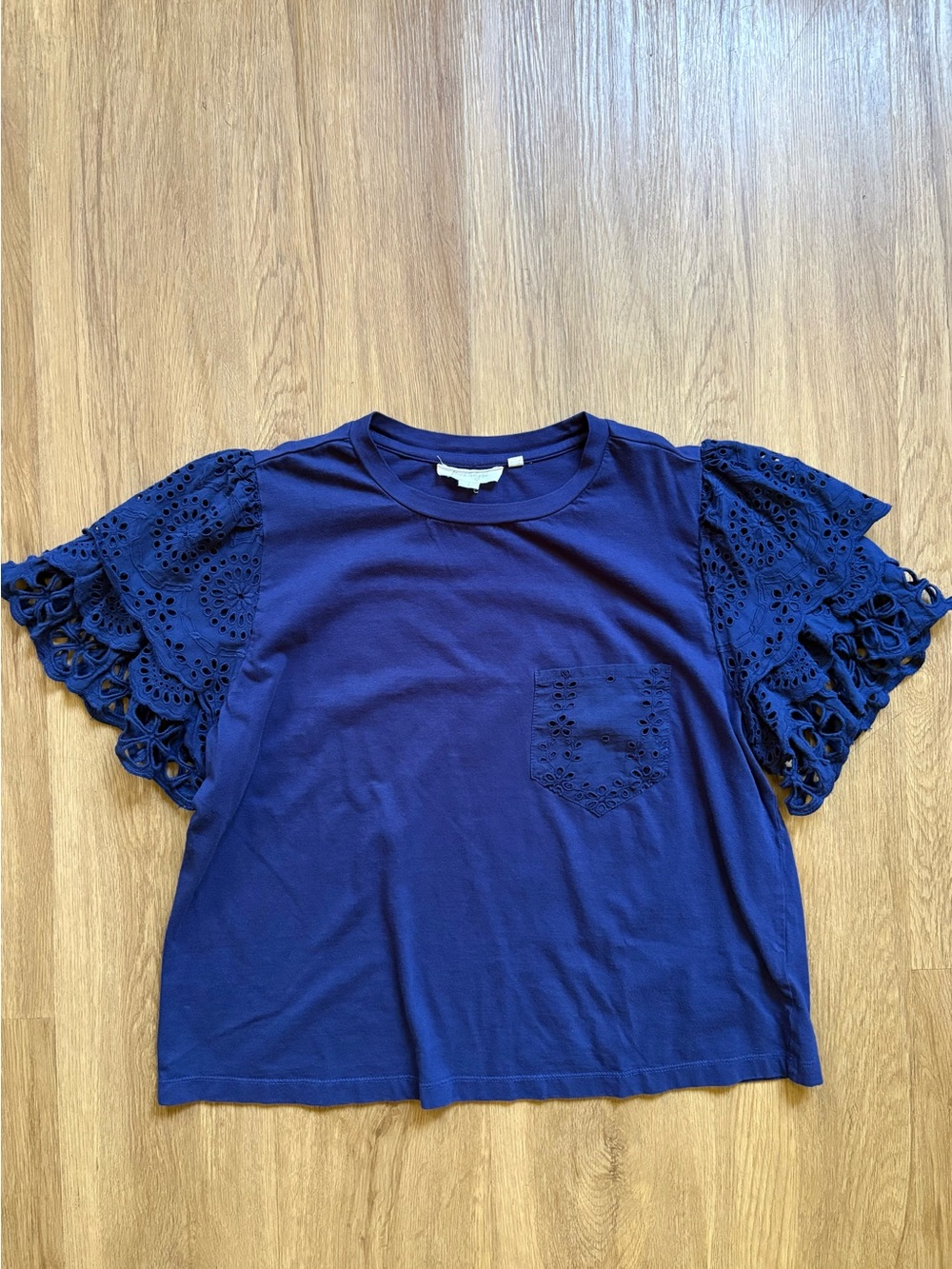 Forever That Girl Anthropologie Navy Eyelet Puff Sleeve Top Large - Picture 6 of 8